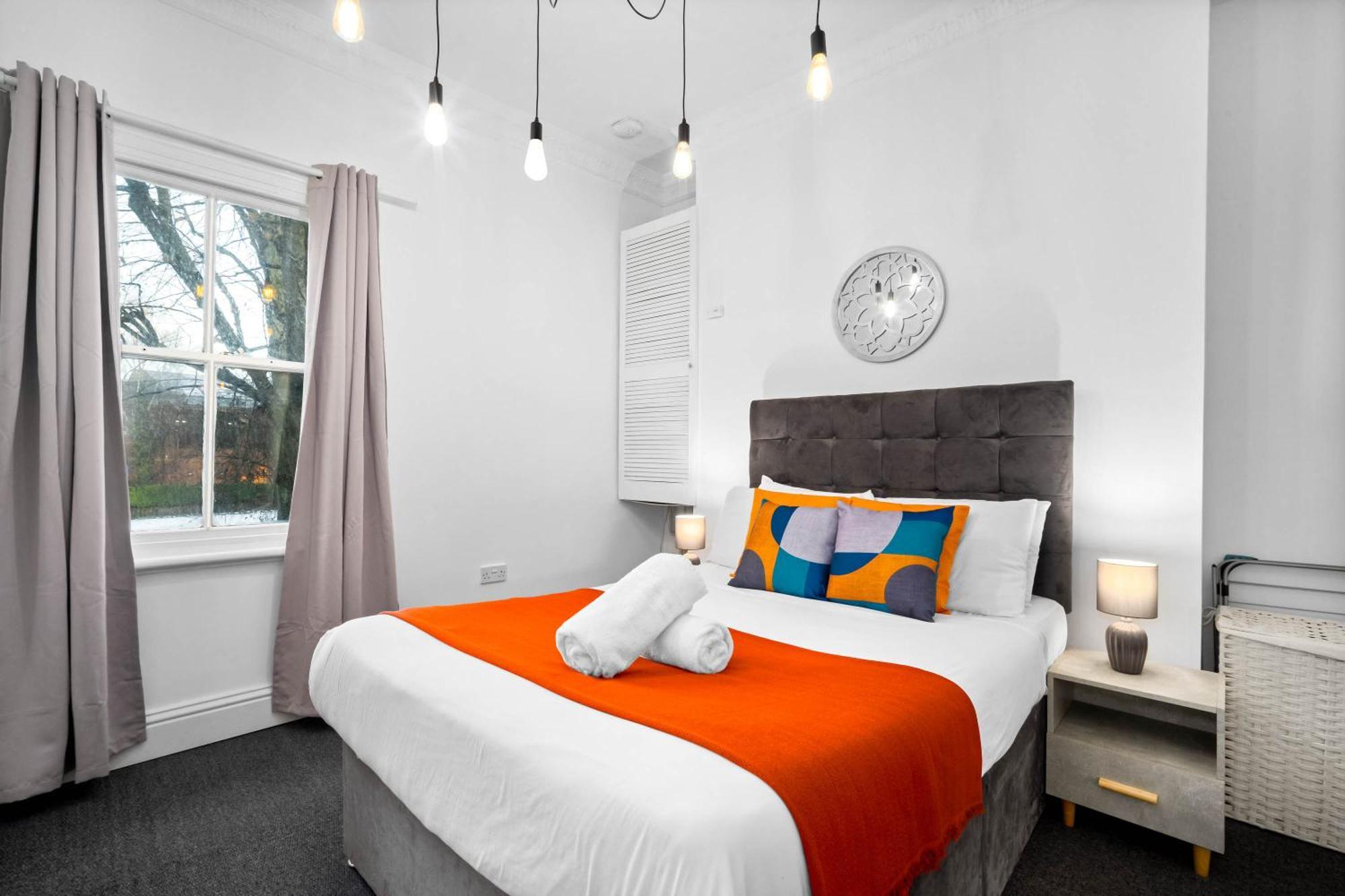 Luxury Apartment - Wolverhampton - Netflix - Smart Tv - Fast Wifi - 7Apc ภายนอก รูปภาพ