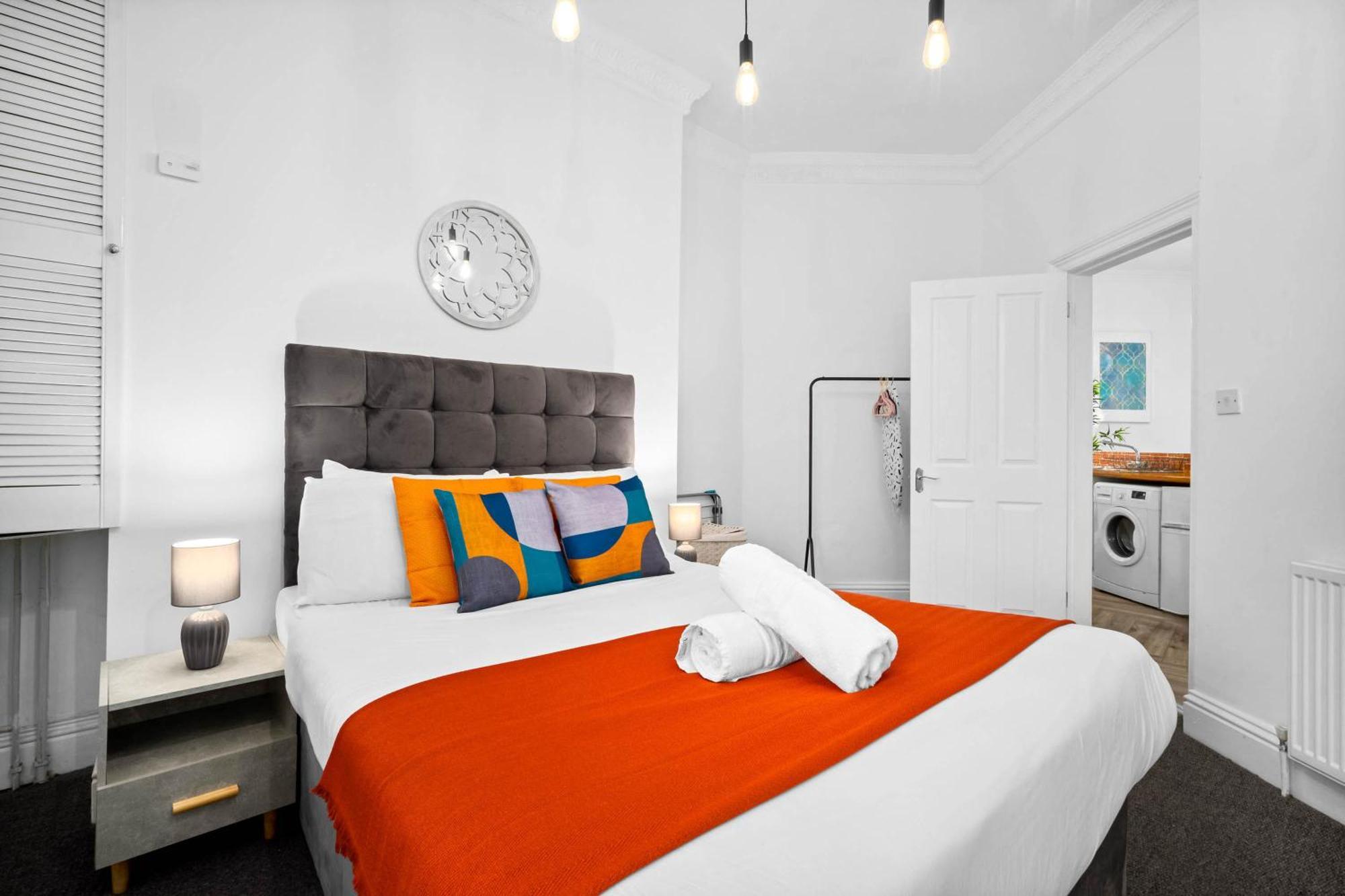 Luxury Apartment - Wolverhampton - Netflix - Smart Tv - Fast Wifi - 7Apc ภายนอก รูปภาพ