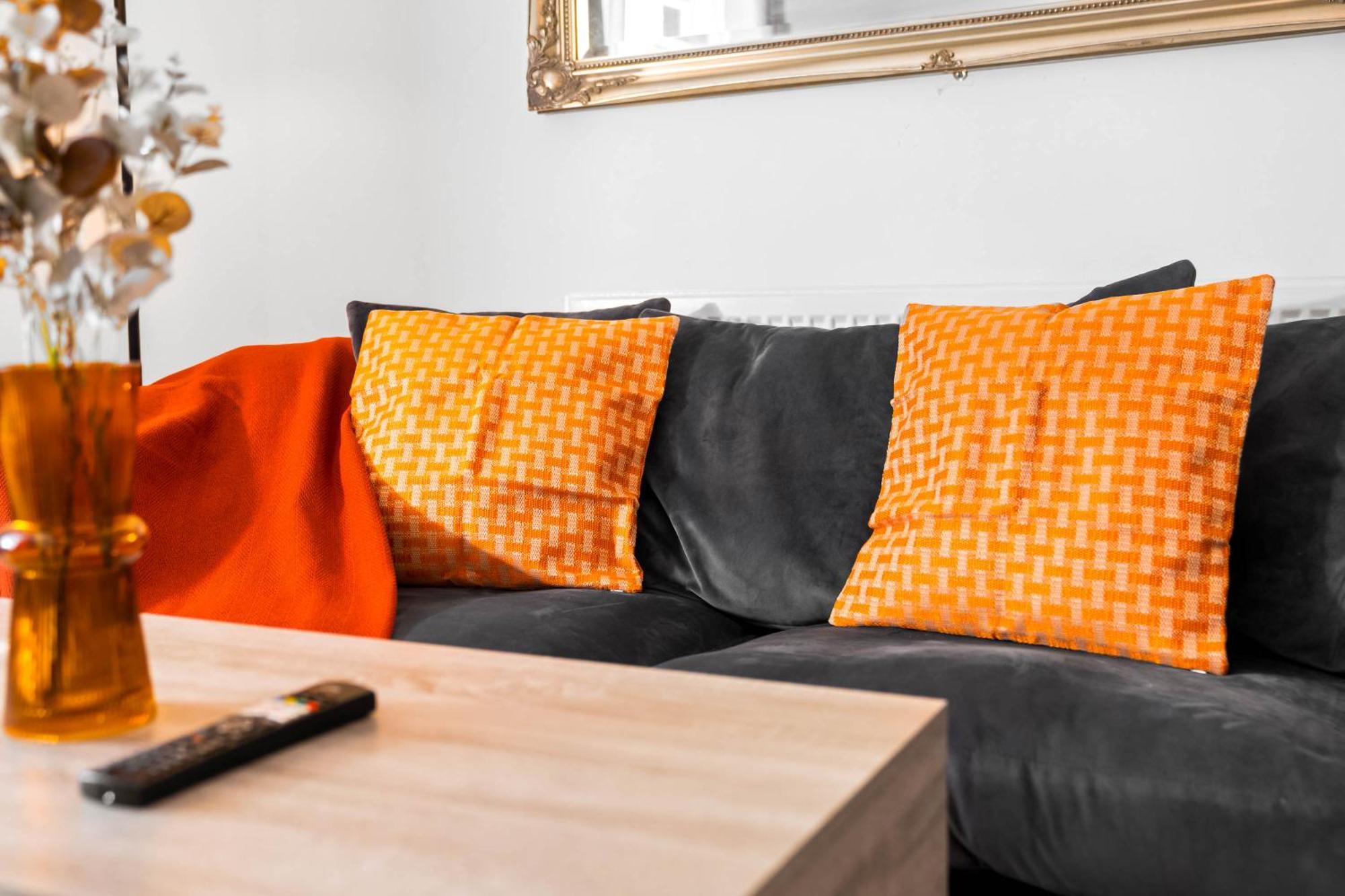 Luxury Apartment - Wolverhampton - Netflix - Smart Tv - Fast Wifi - 7Apc ภายนอก รูปภาพ