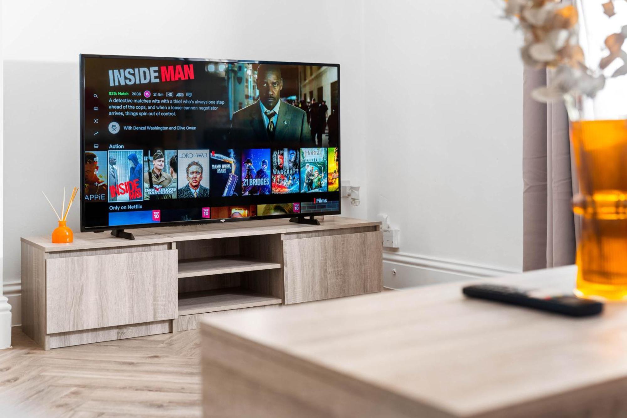 Luxury Apartment - Wolverhampton - Netflix - Smart Tv - Fast Wifi - 7Apc ภายนอก รูปภาพ