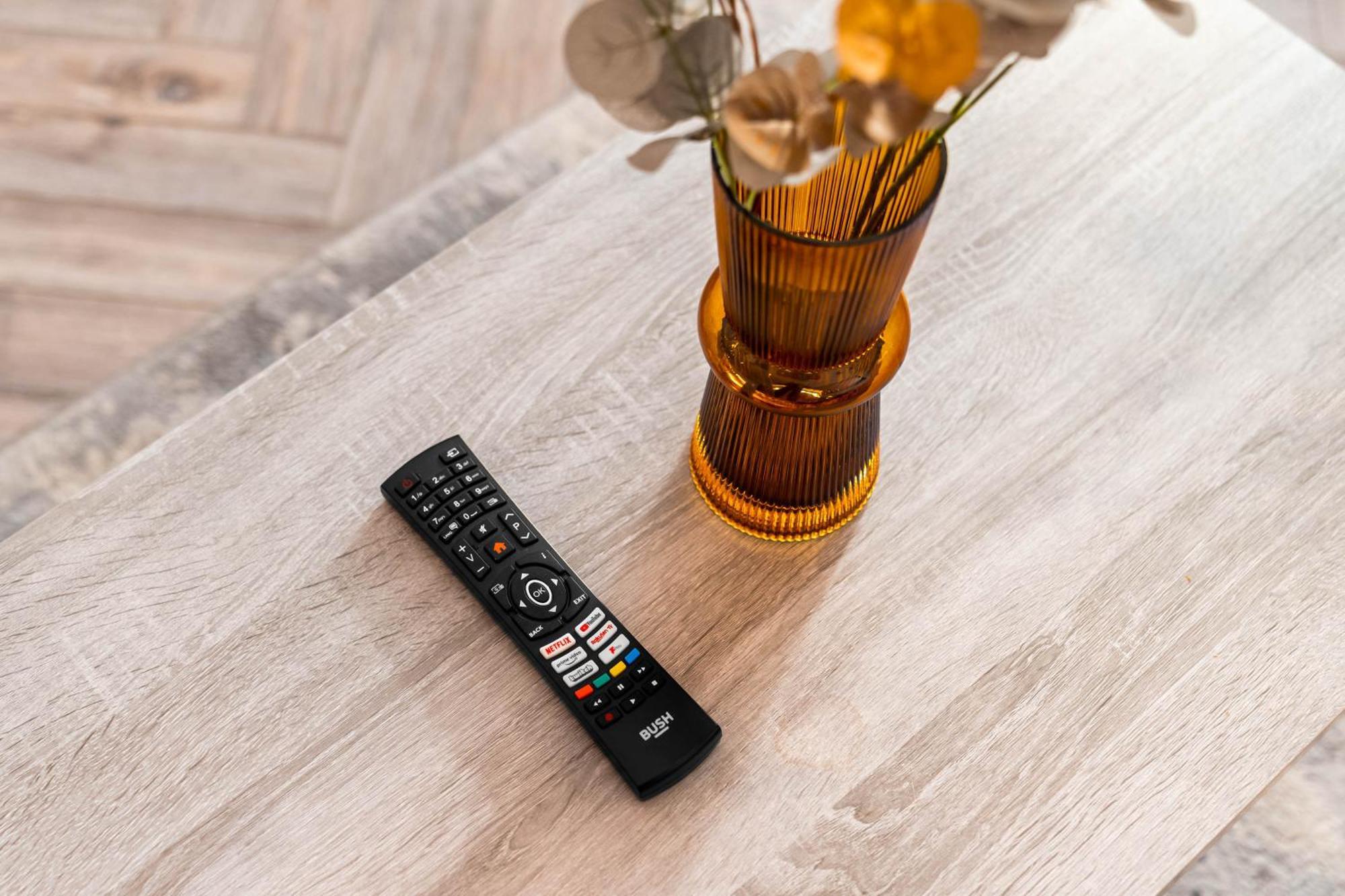 Luxury Apartment - Wolverhampton - Netflix - Smart Tv - Fast Wifi - 7Apc ภายนอก รูปภาพ