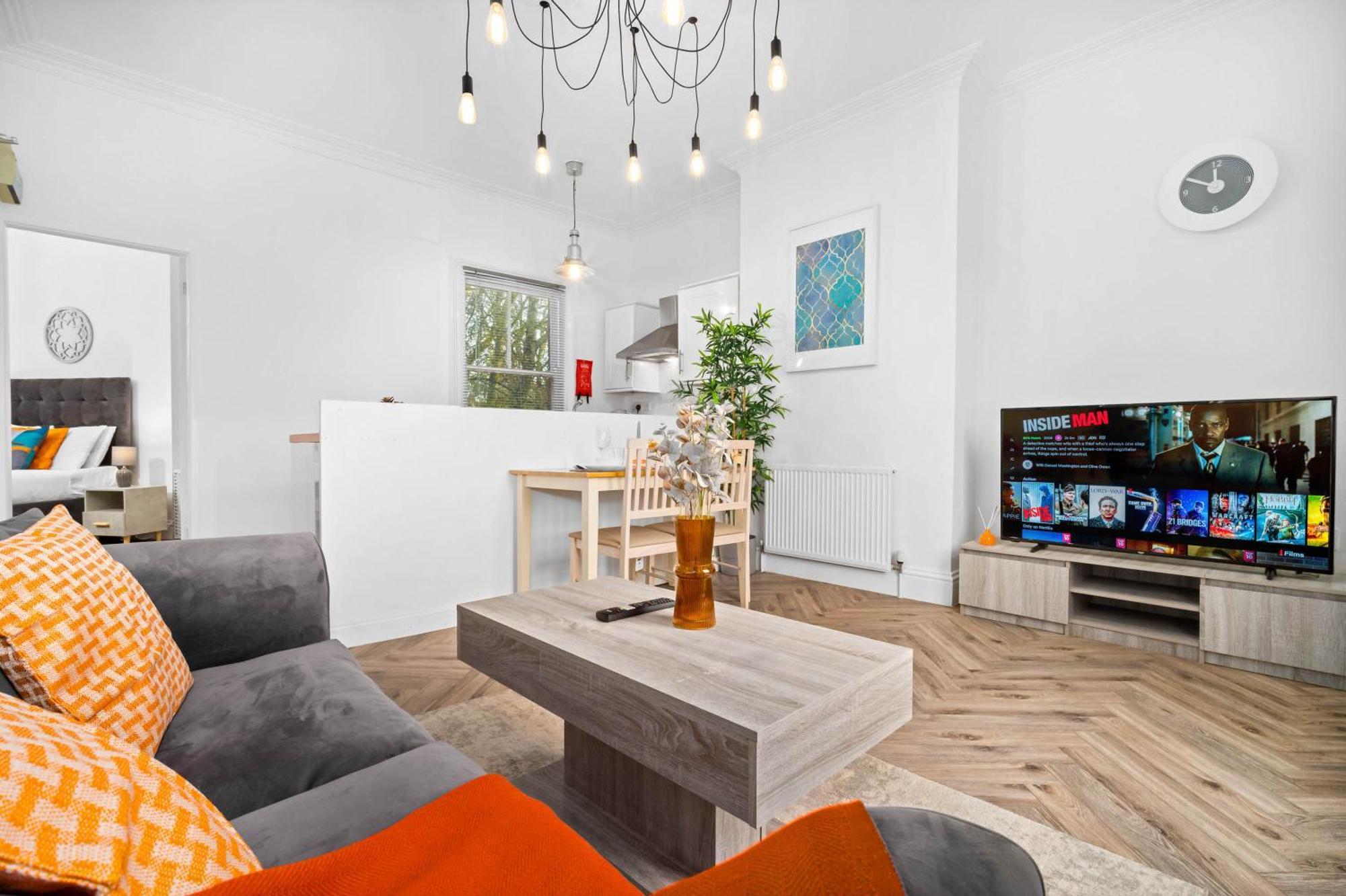 Luxury Apartment - Wolverhampton - Netflix - Smart Tv - Fast Wifi - 7Apc ภายนอก รูปภาพ