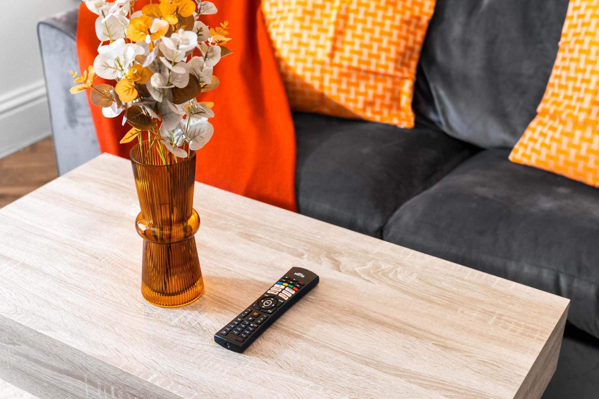 Luxury Apartment - Wolverhampton - Netflix - Smart Tv - Fast Wifi - 7Apc ภายนอก รูปภาพ
